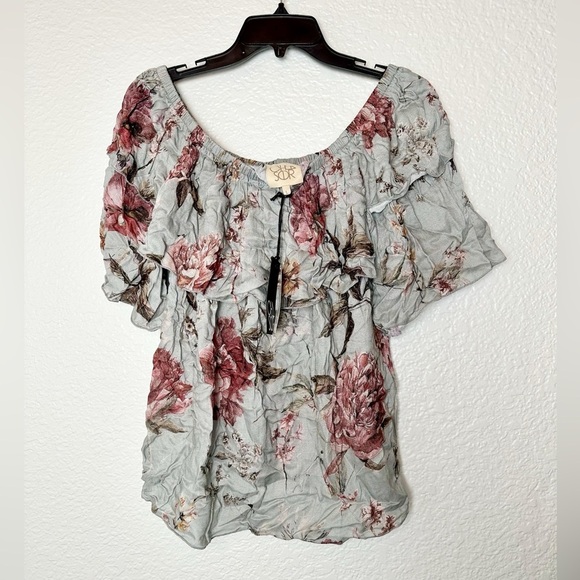 NWT Chaser Off Shoulder Bloom Heirloom Floral
Blouse - Picture 4 of 6